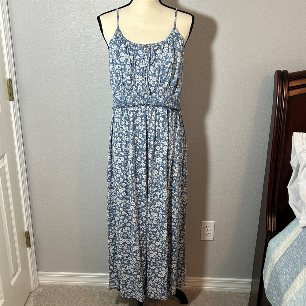 NWOT Lucky Brand Blue and White Floral Maxi Dress
